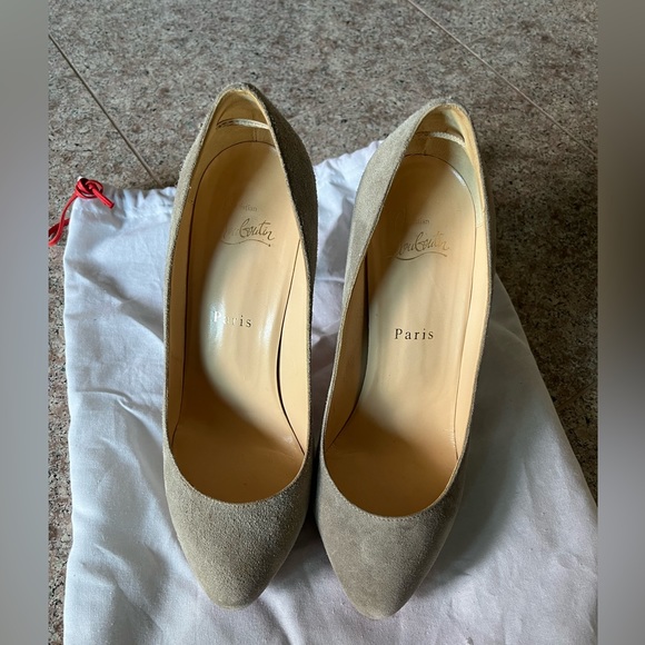 Christian Louboutin Grey suede pumps - Picture 3 of 7